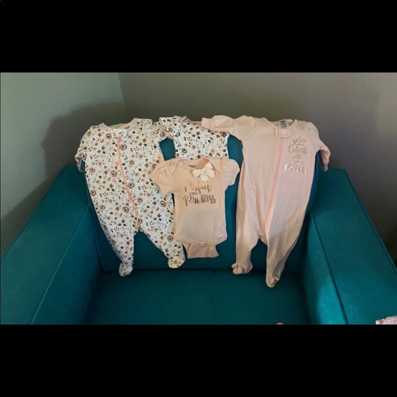 Gerber newborn girl bundle - Picture 1 of 1